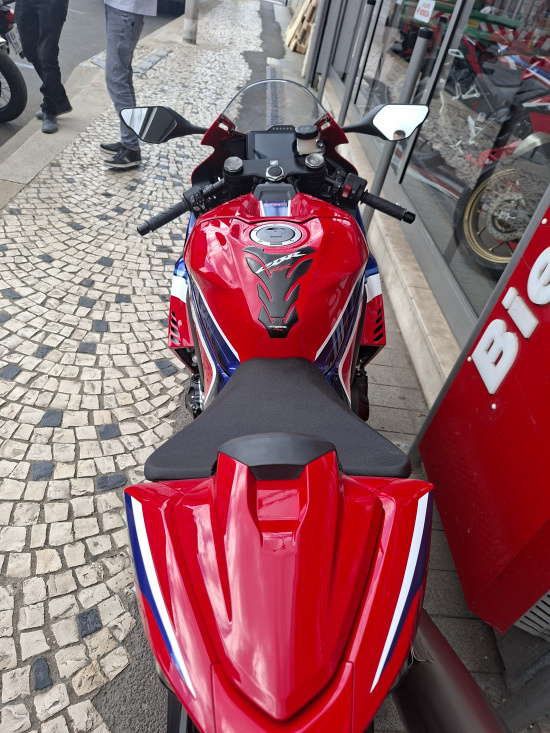 CBR1000RRR cbr 1000  1ER MAIN 07/2021 19KMS - ATHIS-MONS
