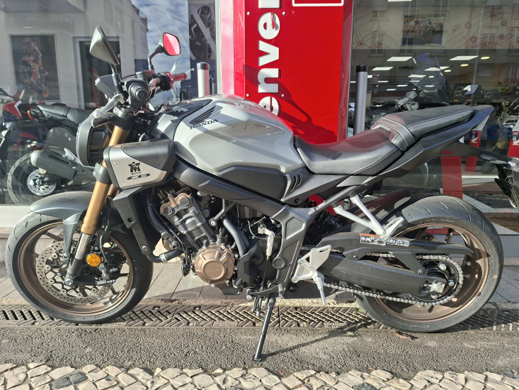 CB 650R  A2 e-clutch 1ERE MAIN 05/2025 568 KMS - ATHIS-MONS