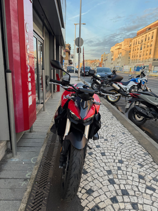 HORNET 1000 STANDARD 1ER MAIN 05/2025 1655KM - ATHIS-MONS