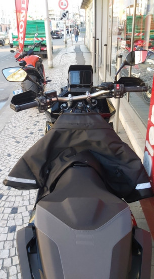 X-ADV 750 XADV 750 ABS 1ERE MAIN 11/2025 1 211KMS - ATHIS-MONS